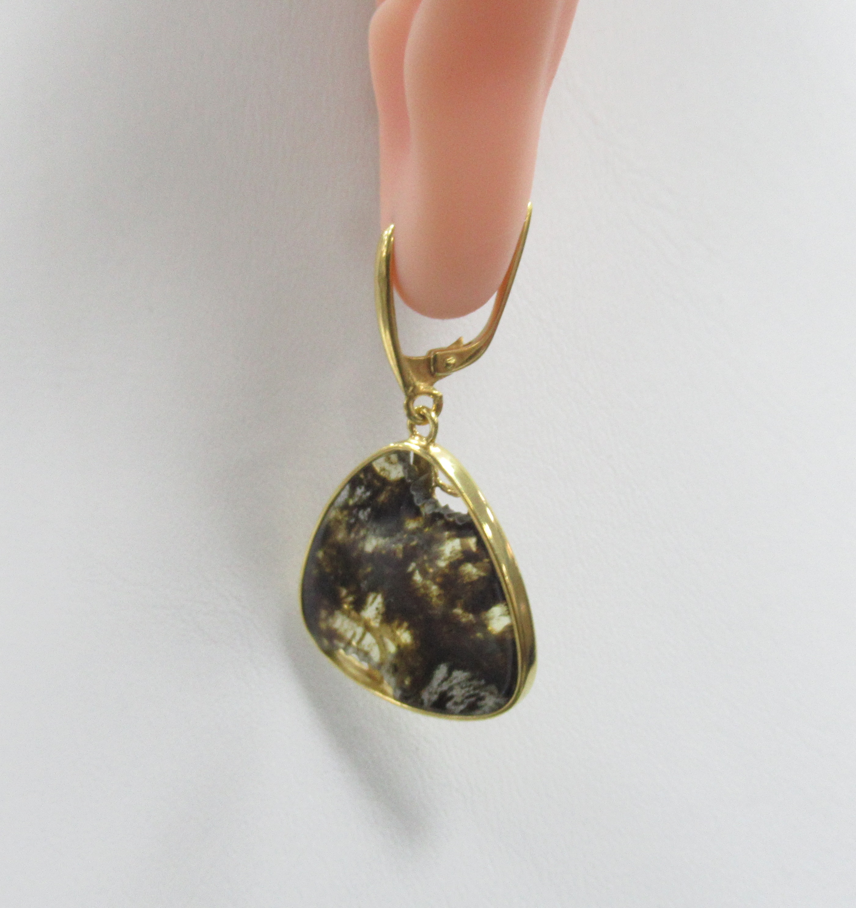 Серебряные серьги с янтарем